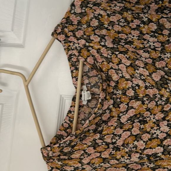 Cute flowy pants perfect for a summer vacation - Picture 3 of 3